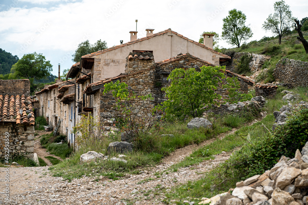 Pueblo abandonado España Exodo Rural teruel 