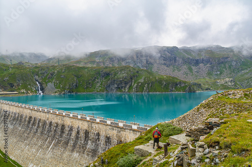 Il lago Goillet, bacino artificiale ai piedi del Cervino la cui diga venne realizzata in un decennio photo