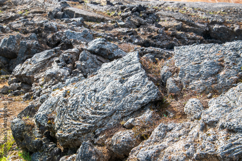 Lavafelder des Vulkans Leirhnjúkur im Nordosten von Island. Der Leirhnjúkur ist Teil des Vulkansystems der Krafla. Lavafelder des Vulkans Leirhnjúkur im Nordosten von Island. Der Leirhnjúkur ist Teil des Vulkansystems der Krafla.