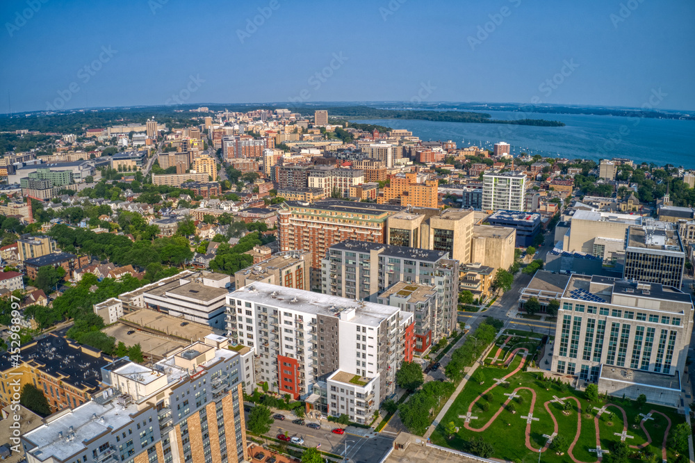 Fototapeta Aerial View of Downtown Madison, Wisconsin in Summer