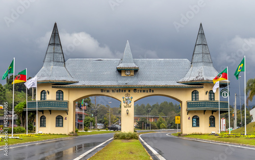 Pórtico de Gramado RS Rio Grande do Sul de frente