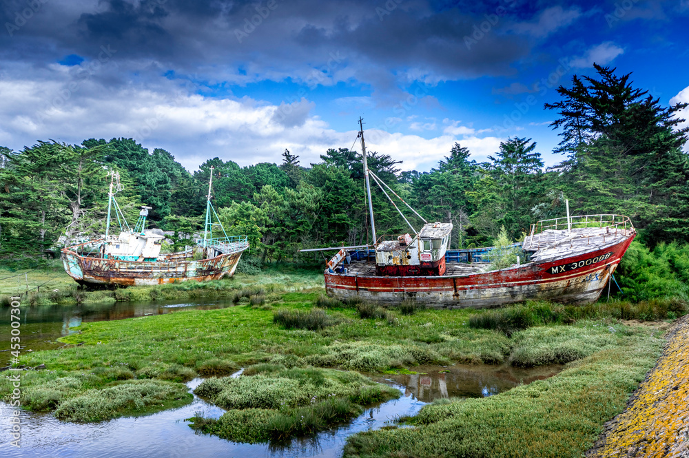 boat on the shore boat on the shore