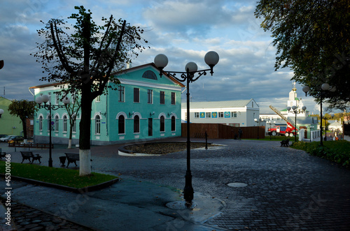 Obraz na płótnie Vladimir, Russia - October 07, 2017: Building on the historic city street w salonie