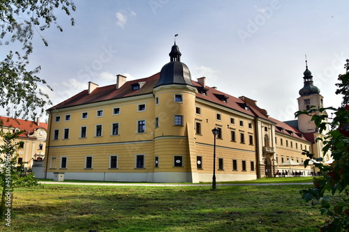 Klasztor, Zespół klasztorno-pałacowy w Rudach na Śląsku