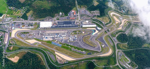 Luftbild Panorama Nürburgring Rennstrecke über den Wolken