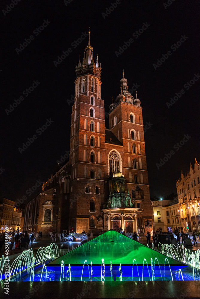 Naklejka premium Saint Mary Basilica and Crystal fountain in Krakow, Poland
