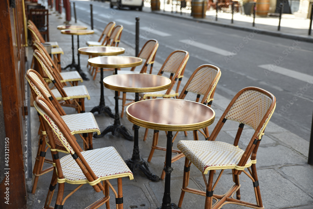 Terrasse de café à Paris, France