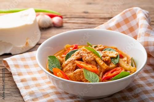 Red curry with young coconut shoot and sliced chicken,Thai spicy food (Kaeng Yod Maphrao)