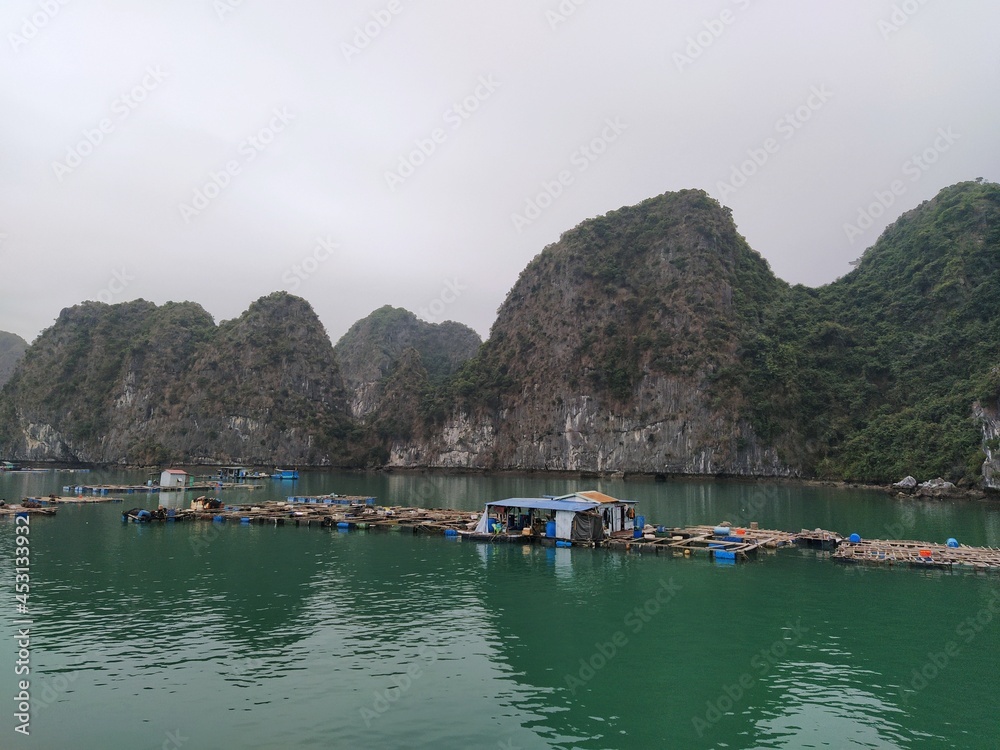 vietnamese houses in sea