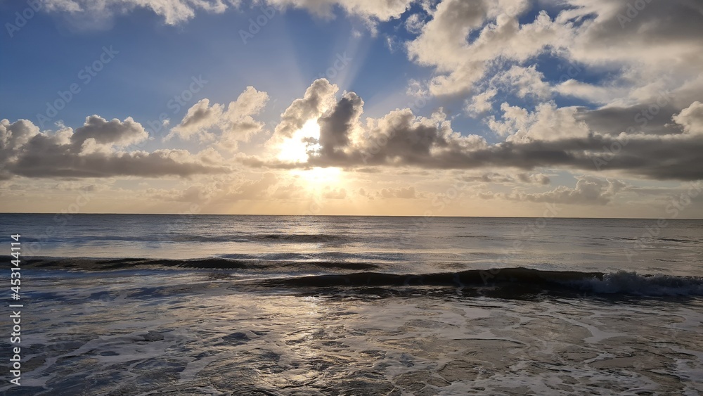 Obraz premium sunset over the sea