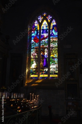 Vitrail de l'église Notre-Dame de la Tronchaye © Cécile Haupas