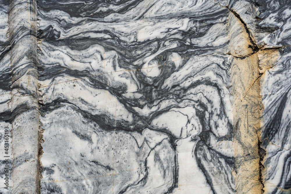 Naklejka premium Marble rock water canyon. The marble deposits. Landscape rocks with reflection. Beautiful and majestic nature of the stones.