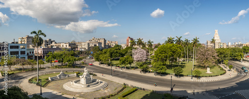 Canvas Print Aerial view of a park in Havana, Cuba under a blue sky