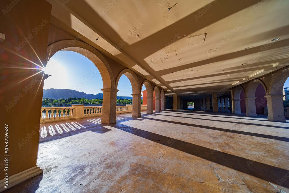 Obraz premium Hallway of the Lake Las Vegas