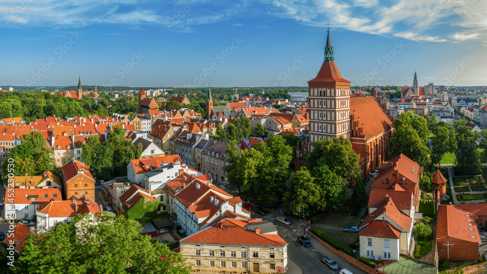 Olsztyn-katedra i Stare Miasto - obrazy, fototapety, plakaty 
