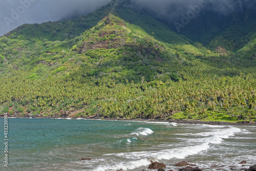 plage de Aakapa - iles marquises - polynesie francaise photo