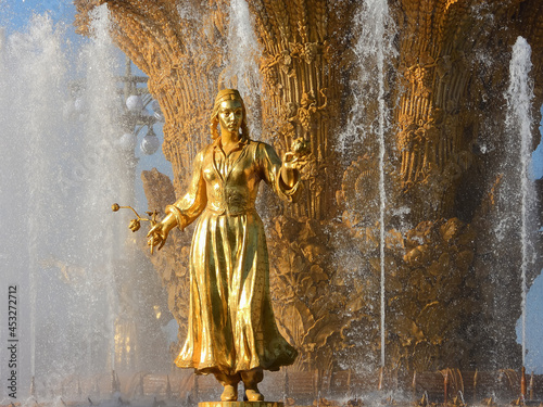 MOSCOW, RUSSIA - 20 SEP, 2018. VDNH, Statue of Girl-Uzbekistan, 1954
