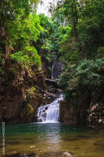 Fototapeta Naklejka Na Ścianę i Meble -  Beautiful waterfall at Namtok phlio National Park chanthaburi thailand