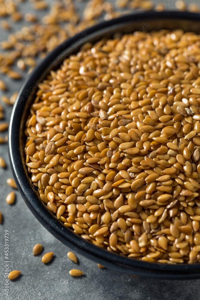 Obraz premium Healthy Organic Raw Flax Seeds