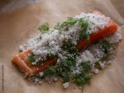 Salmon gravlax