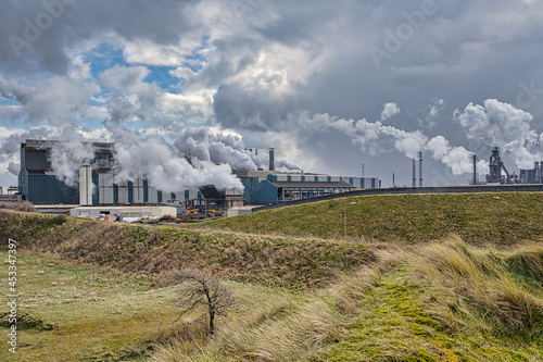 Cuadro en lienzo Tata-Steel formerly Hoogovens in Wijk aan Zee, Noord-Holland Province, The Nethe