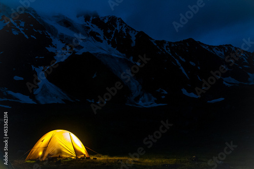 Fototapeta Naklejka Na Ścianę i Meble -  tent at night