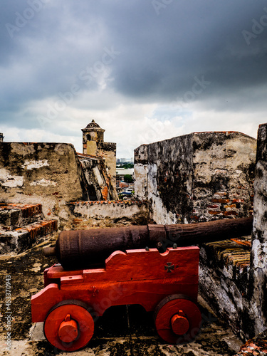 Travel inside the Castillo San Felipe de Barajas, Cartagena Colombia