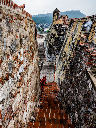 Travel inside the Castillo San Felipe de Barajas, Cartagena Colombia