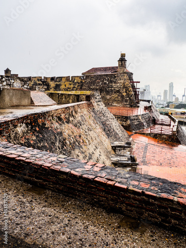 Travel inside the Castillo San Felipe de Barajas, Cartagena Colombia