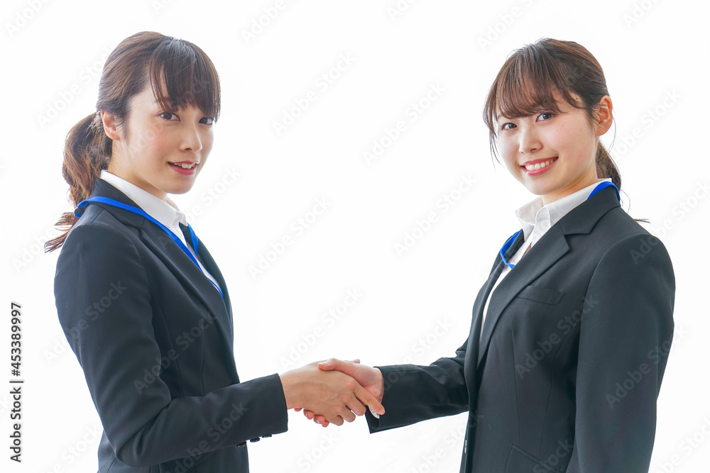 握手をするビジネスパーソン 握手をするビジネスパーソン