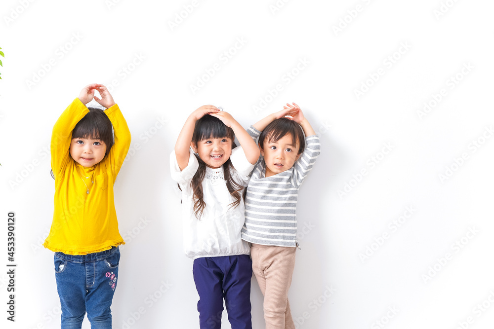 Obraz premium 笑顔で遊ぶ子ども