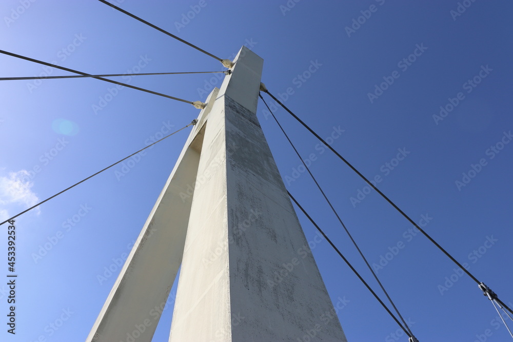 Fototapeta premium 橋梁と空
