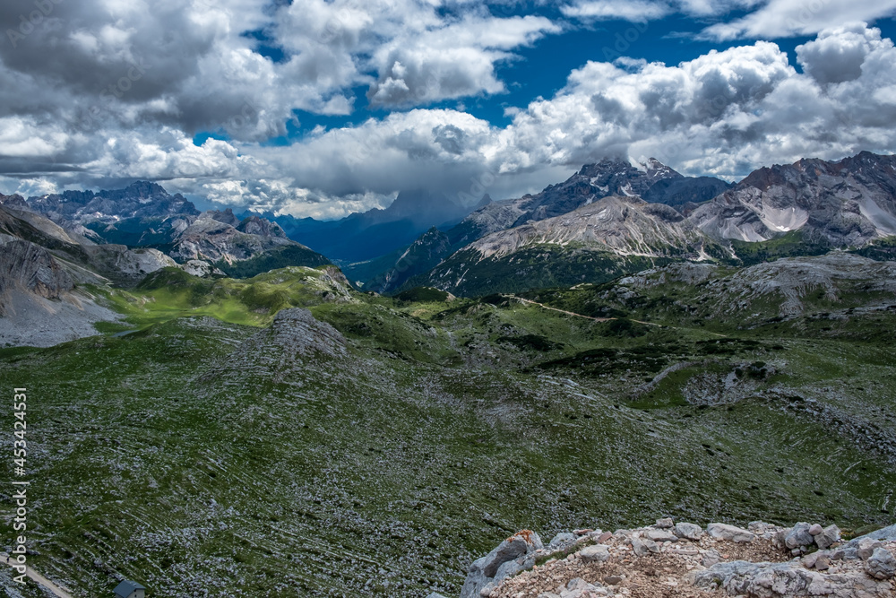 Obraz premium Trekking in the majestic Dolomiti of Alto Adige