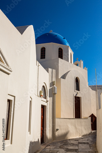 ギリシャ サントリーニ島のイアのブルードームのパナギア教会 Church of Panagia Platsani