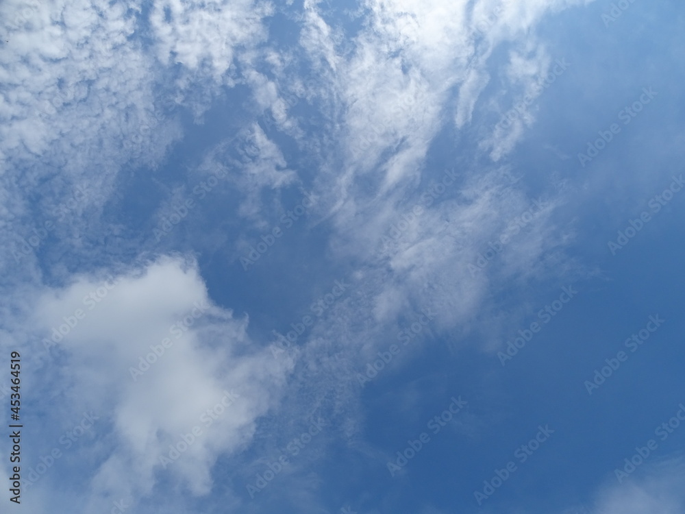 真夏の青い空と雲 真夏の青い空と雲