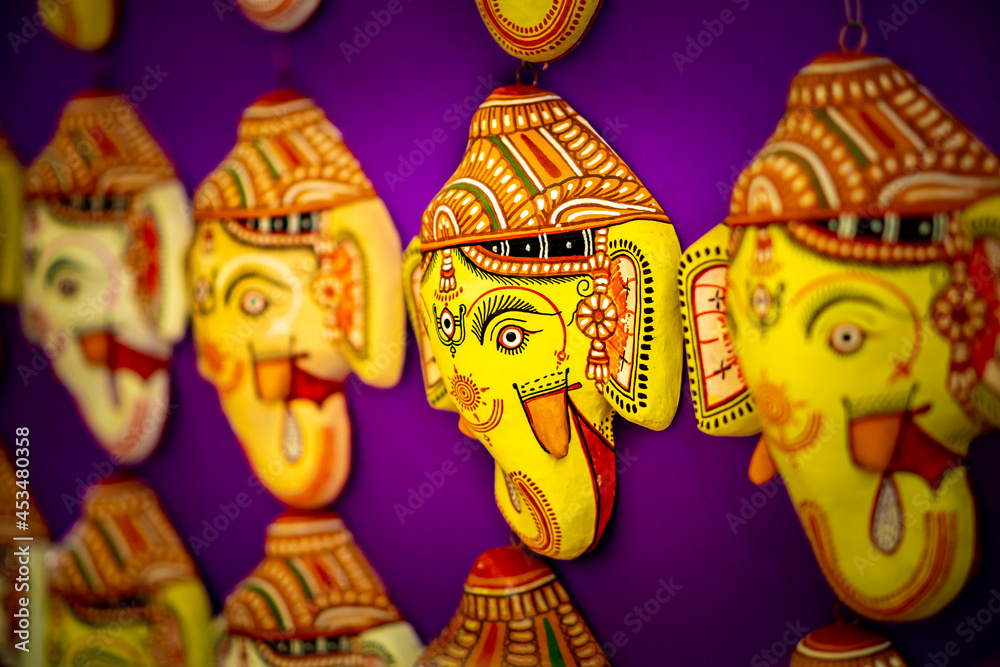 Fototapeta premium Pattachitra Art from the roots of Odisha, Paper Mache Most Exquisite Arts & Crafts Made from paper, waste clothes & various types of natural fibers. This creativity skill is practiced by craftsperson