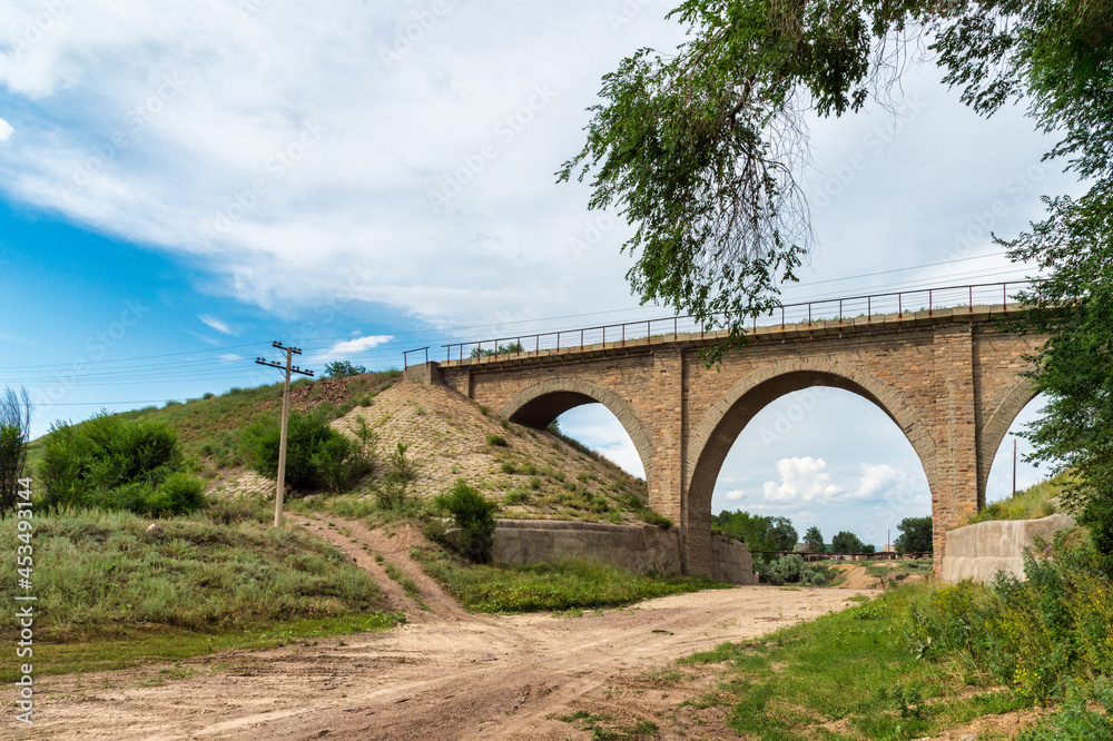 Railway bridge over a dry valley