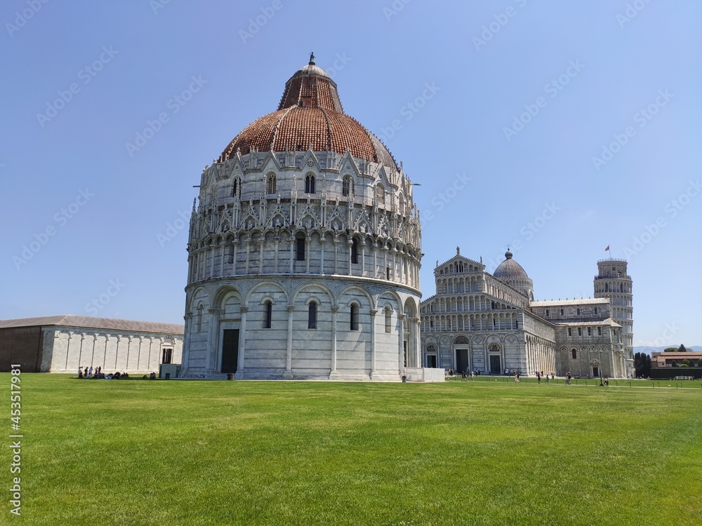 Campo dei Miracoli con il Battistero, il duomo di Santa Maria Assunta e la Torre Pendente a Pisa