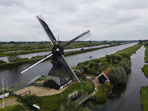 Les moulins de Kinderdijk, Pays -Bas. photo