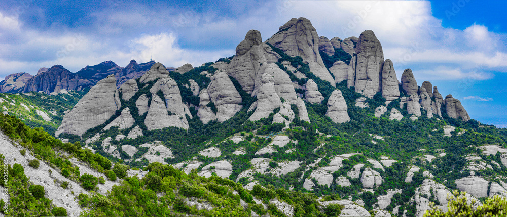 Φωτογραφία モンセラットの奇形岩山（カタルーニャ州）