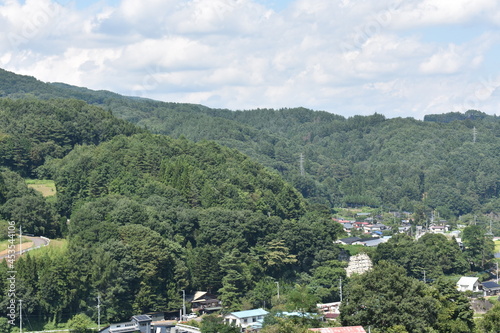 群馬 嬬恋 崖の崩落箇所と周辺風景