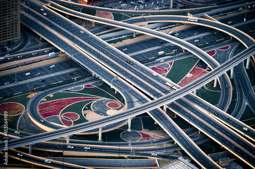 高速道路の複雑なジャンクション（アラブ首長国連邦・ドバイ）