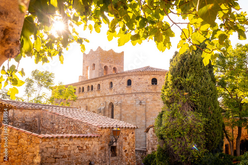 Sunset in Pals medieval village, streets of the historic center at dusk, Girona Fototapet