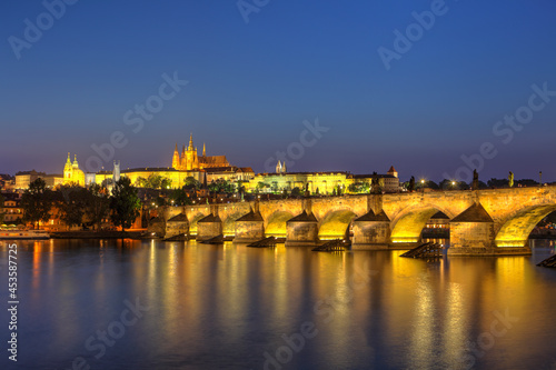 Charles bridge and cityscape at sunset, Prague, Czech Republic © Massimo Pizzotti