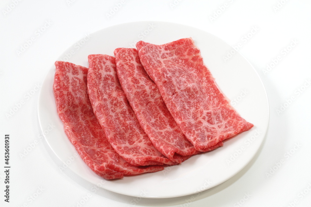 牛もも肉スライスすき焼き用（秋田県産黒毛和牛等級5）