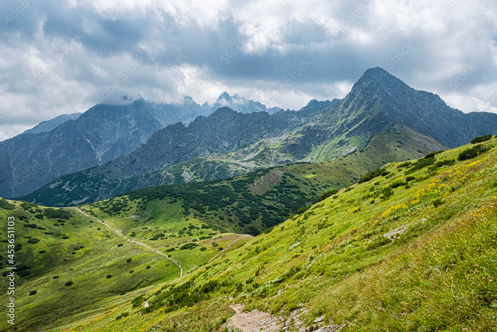 Fototapeta premium High Tatras scenery, Slovakia, seasonal nature