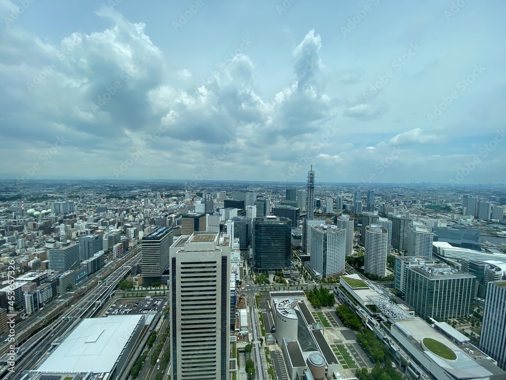 Obraz premium 都市景観 横浜みなとみらい地区の景色 俯瞰