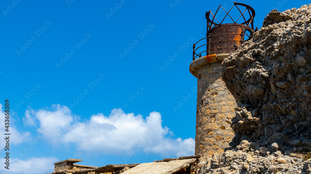 silhouette of a castle