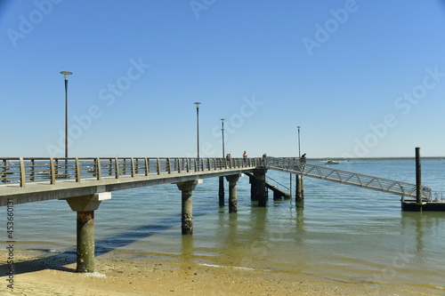 La jet  e d embarcation du village de p  cheurs de Canon dans la baie d Arcachon en Gironde