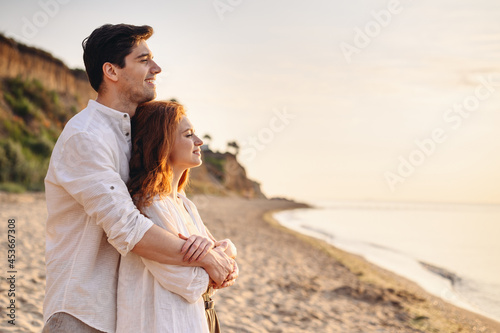 Canvas Print Profile happy romantic satisfied smiling young couple two friends family man wom